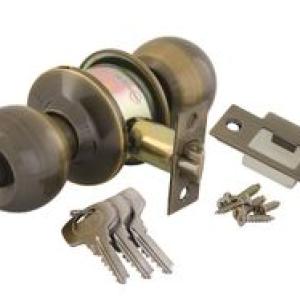 Yale - Round Cylindrical Knob Set - Antique Brass